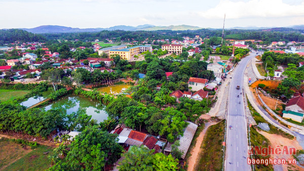 Thị trấn Dùng khu hành chính