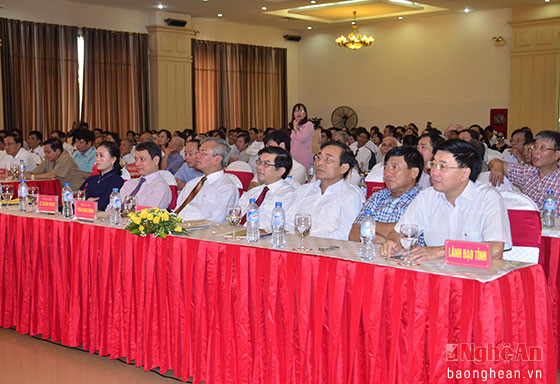 Các đồng chí lãnh đạo Bộ Tài chính, tỉnh Nghệ An và Hà Tĩnh dự buổi lễ.