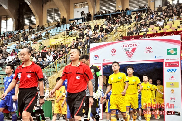 Trọng tài đang trở thành “tâm điểm” được quan tâm  ở V.League. Ảnh minh họa: Đức Dũng