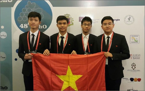 Đoàn học sinh Việt Nam tham dự Olympic Hoá học quốc tế năm 2016