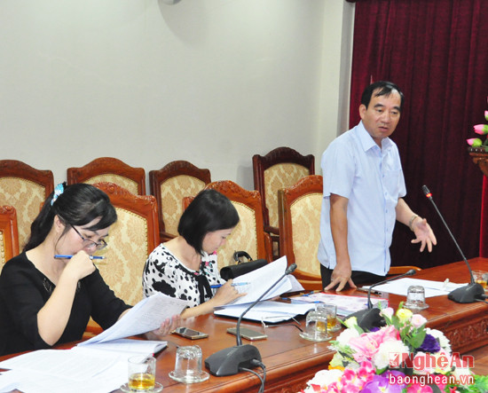 Đồng chí Hoàng Viết Đường - Tỉnh ủy viên, Phó Chủ tịch HĐND tỉnh đề nghị Ban Dân tộc xác định nhiệm vụ trọng tâm, góp phần thúc đẩy vùng dân tộc phát triển
