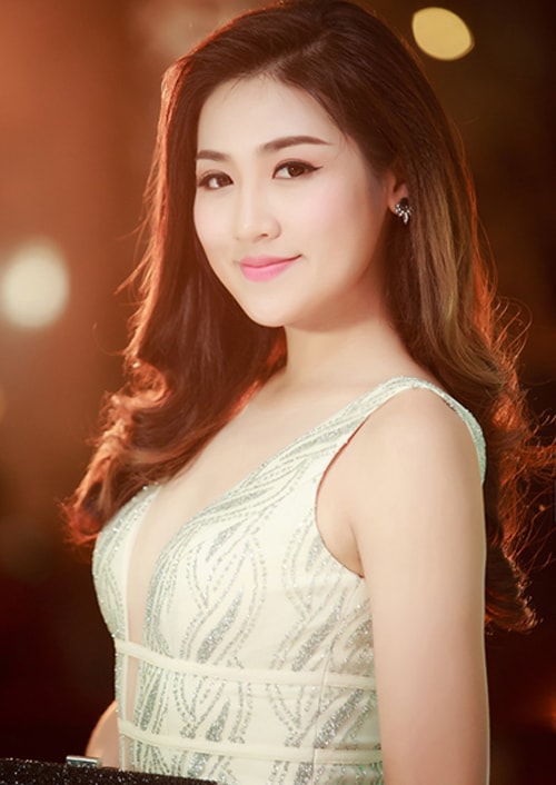 10-my-nhan-viet-trang-diem-dep-thang-7-9