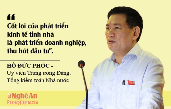 Đồng chí Hồ Đức Phớc - Ủy viên Trung ương Đảng - Tổng Kiểm toán Nhà nước phát biểu tại buổi tiếp xúc.