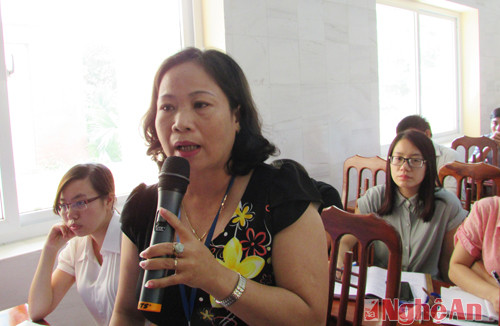 Bà Văn Thị Hồng Lam, trưởng phòng y tế huyện Nghĩa Đàn có một số ý kiến xoay quanh vấn đề các bất cập trong y tế