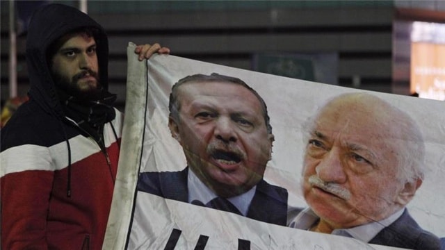 Giáo sĩ Gulen từng là đồng minh của Tổng thống Erdogan. Ảnh: Reuters.