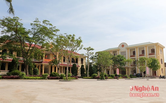 Trụ sở Đảng ủy, UBND, HĐND xã Nghi Kim được xây dựng vào năm 2005 và đã được nhiều lần tu sửa đến nay trụ sỡ vân còn khang trang hiện đại