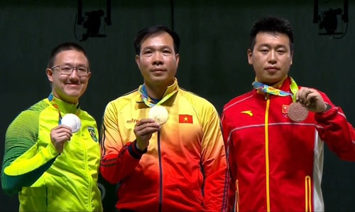 hoang-xuan-vinh-hai-lan-mo-coi-me-va-tam-hc-vang-olympic-lich-su