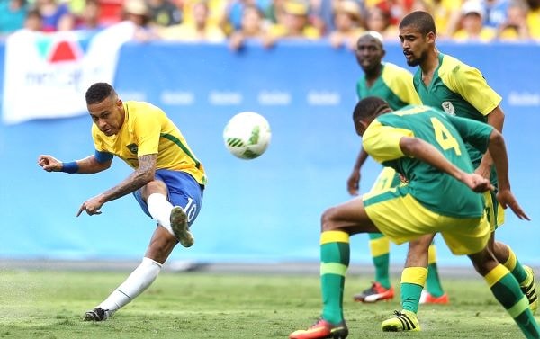 Neymar và các đồng đội gây thất vọng khi bị Nam Phi cầm hòa trong trận ra quân.