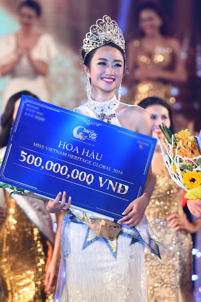 co-gai-20-tuoi-doat-vuong-mien-hoa-hau-ban-sac-viet