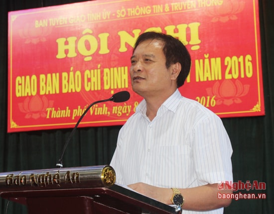 Đồng chí Hồ Phúc Hợp - Uỷ viên BTV Tỉnh ủy, Trưởng Ban Tuyên giáo Tỉnh ủy định hướng công tác tuyên truyền tháng 8/2016. 