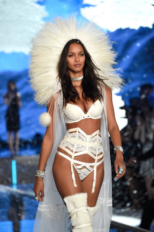 Lais Ribeiro gần đây gia nhập gia đình Victoria's Secret. Cô từng trình diễn cho Marc by Marc Jacobs, Vera Wang, Rag & Bone, Proenza Schouler, Ralph Lauren và Versace. Lais Ribeiro còn nổi tiếng với nhiều dự án từ thiện cá nhân.