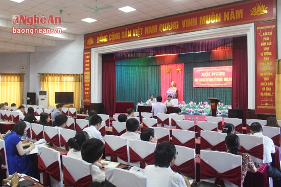 Toàn cảnh hội nghị. 