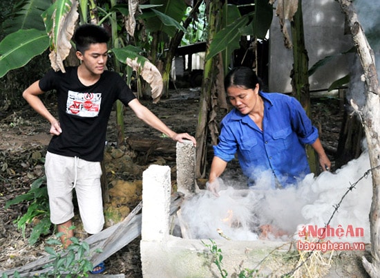Trên 70 % hộ gia đình ở Thanh Chương đã có hố xử lý rác tải tại gia.