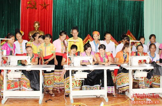 Lớp học được mở từ giữa tháng 5 và kết thúc vào đầu tháng 9, mỗi tuần học 1 buổi tập trung và thực hành tại nhà.