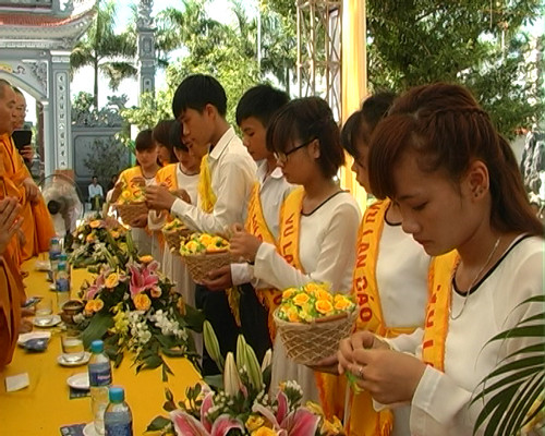 Rằm tháng 7, nhiều người đến chùa để Lễ Phật và dự Lễ Vu lan...
