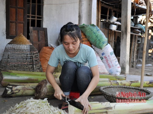 Hằng thường xuyên tất bật với việc nhà