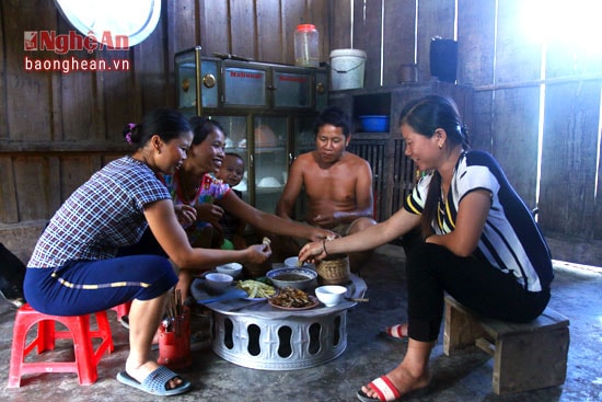 TRong bữa ăn hàng ngày của người Khơ mú ở miền Tây Nghệ An, nậm nhoọc là 1 món ăn quen thuộc.