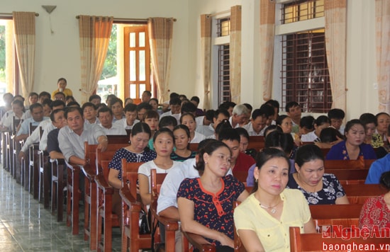 Toàn cảnh buổi tiếp xúc cử tri.