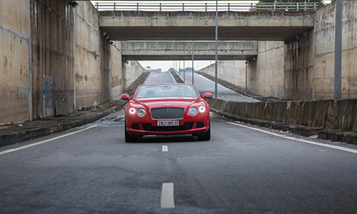 bentley-continental-gtc-mui-tran-sieu-sang-cho-dai-gia-viet-1