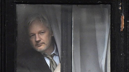 Ông chủ Wikileaks đã ở Đại sứ quán Ecuador ở London trong 4 năm qua (Ảnh Reuters) 