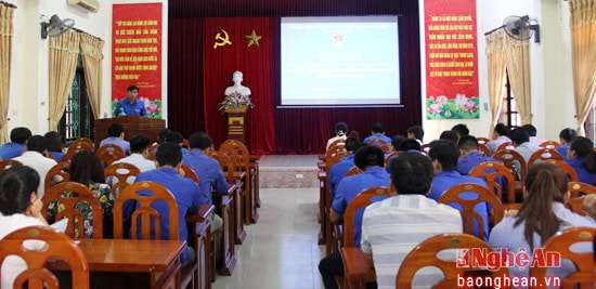 Toàn cảnh hội nghị.
