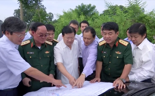 Phó Thủ tướng Trịnh Đình Dũng làm việc với đại diện Bộ Quốc phòng và TP HCM, Cảng Hàng không Quốc tế Tân Sơn Nhất.