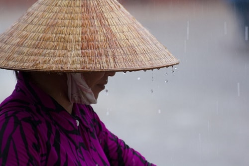 sai-gon-mua-mua-trong-mat-du-khach-nuoc-ngoai-5
