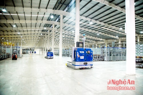 Nhà máy sữa nước Việt Nam là một trong hai siêu nhà máy do Vinamilk đầu tư tại Bình Dương, có tổng vốn đầu tư hơn 2.400 tỷ đồng, trong đó phần lớn chi phí dành cho việc sử dụng công nghệ tích hợp và tự động hiện đại bậc nhất thế giới mà Tetra Pak (Thụy Điển) từng xây dựng.