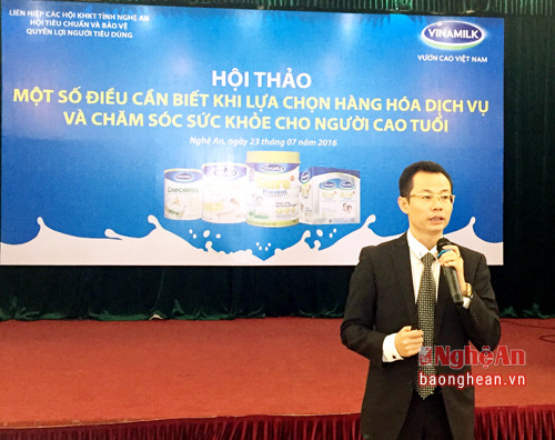  TS Nguyễn Hoàng Lê – Giảng viên học viện Quân y, chuyên khoa gan mật BV 103-TPHN- đang chia sẻ tư liệu tại hội thảo  