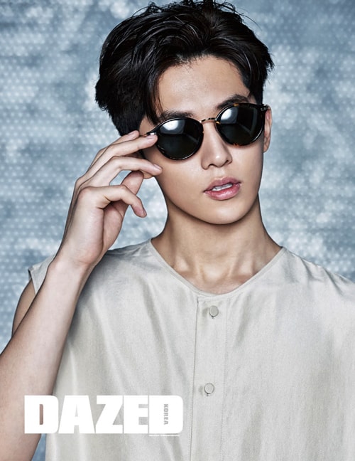 Vị trí thứ 7 thuộc về người mẫu, diễn viên Nam Joo Hyuk. Thời gian qua, anh nhận được nhiều chú ý vì nụ cười ngọt ngào trong show truyền hình thực tế Three Meals a Day.