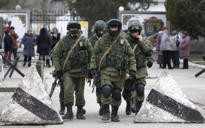 Binh lính Nga ở một căn cứ quân sự gần biên giới Ukraine.