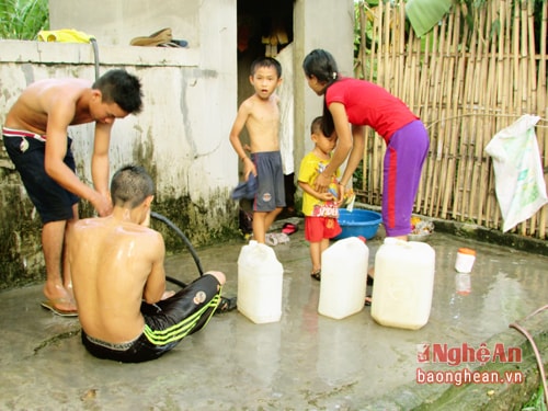 Bể nước công cộng tại xã Yên Khê.