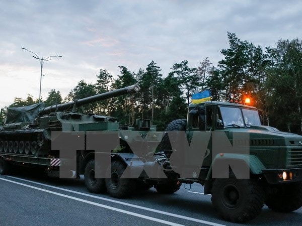 Xe quân sự của Ukraine trên một tuyến đường ở Kiev ngày 10/7. Ảnh: EPA/TTXVN