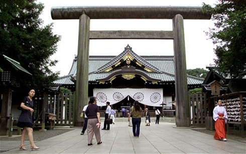 thu tuong nhat ban gui do le vieng den yasukuni hinh 0