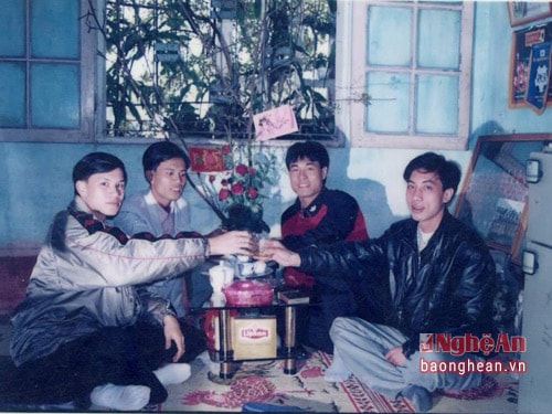 Hữu Thắng và các bạn bè thời ở chung cư Quang Trung