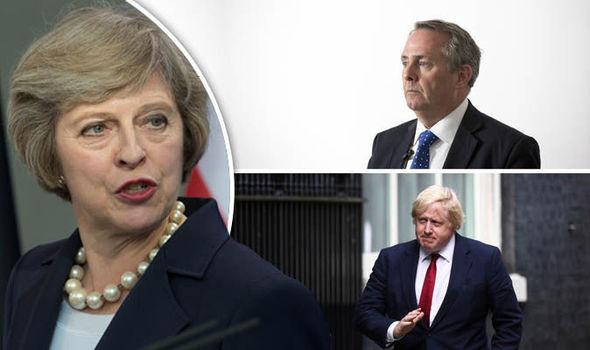Bà Theresa May muốn các Bộ trưởng Liam Fox và Boris Johnson tập trung vào việc đưa Anh ra khỏi EU (Getty)