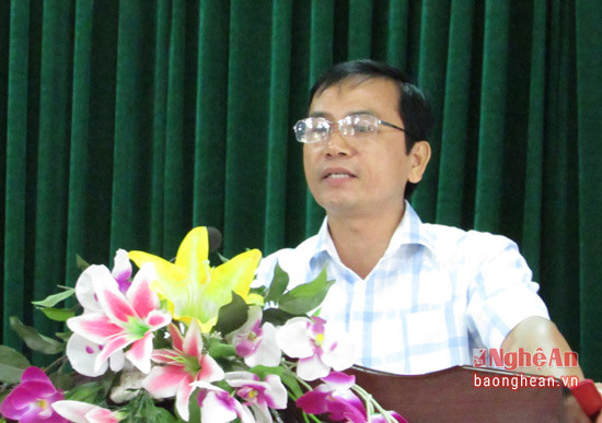 Đồng chí Ngô Văn Thành trưởng ban tuyên giáo huyện ủy triển khai các nội dung cơ bản của Nghị Quyết 