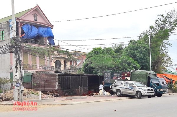 Xưởng mộc của Công ty TNHH sản xuất đồ gỗ mỹ nghệ Đức Duy nằm trong khu dân cư xóm 20 xã Nghi Phú (TP. Vinh) bị xử lý vì gây ô nhiễm môi trường.