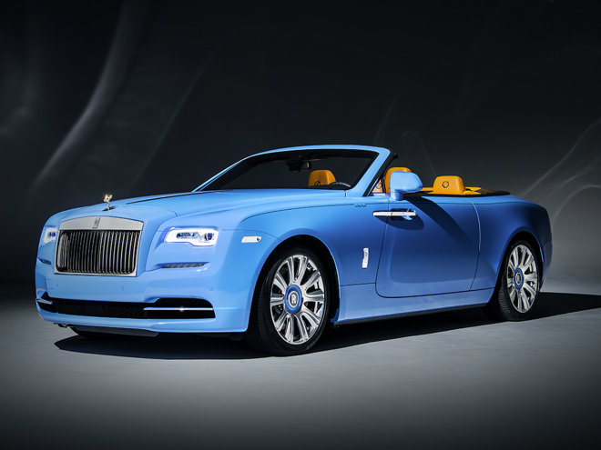 Rolls-Royce giới thiệu Dawn phiên bản đặc biệt nằm trong chương trình cá nhân hóa Bespoke. Hãng này khẳng định đây là chiếc coupe siêu sang mui trần duy nhất trên thế giới có màu ngoại thất xanh dương.