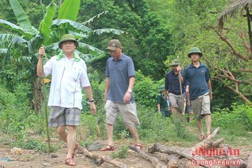 Lãnh đạo Công an tỉnh vào tận hiện trường vụ trọng án ở bản Phồng (Tam Hợp-Tương Dương)