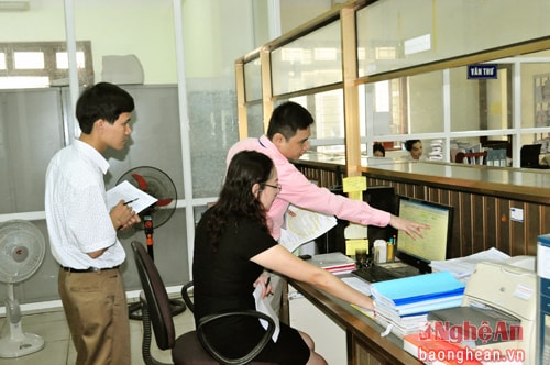 Kiểm tra công tác CCHC tại Sở Xây dựng.