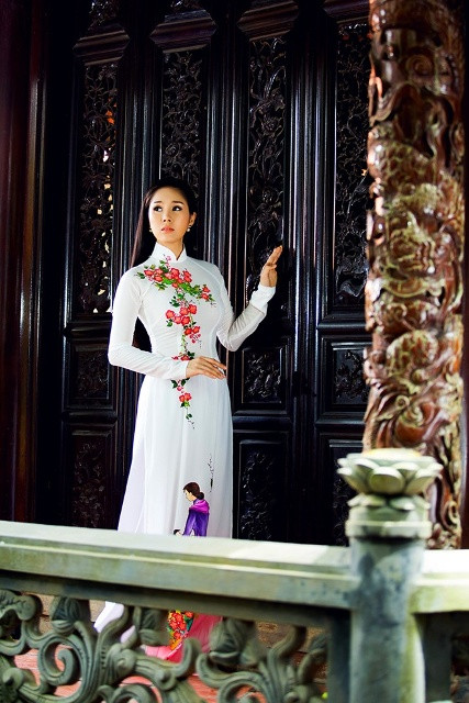 Lê Phương cho biết cô yêu thích trang phục truyền thống và mỗi dịp đặc biệt đều chọn áo dài làm trang phục chủ đạo, nhất là lễ tết.