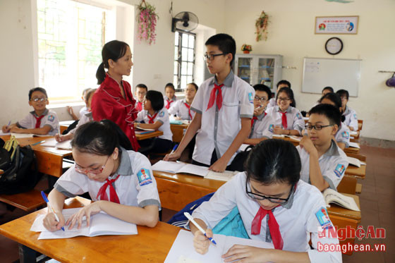 Giờ học của Học sinh Trường THCS Quang Trung (Thành phố Vinh)