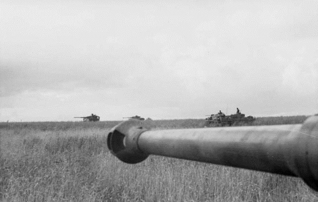 Trận chiến Prokhorovka giữa Tập đoàn quân xe tăng số 4 của phát xít Đức và Tập đoàn quân xe tăng cận vệ số 5 thuộc Quân đoàn Xe tăng 2 của Liên Xô diễn ra vào ngày 12/7/1943 gần thành phố Prokhorovka của Liên Xô. Nó là một phần của Trận chiến Vòng cung Kursk nổi tiếng.