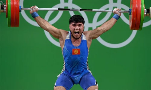 Artykov thi đấu tại Olympic 2016. Ảnh: Reuters