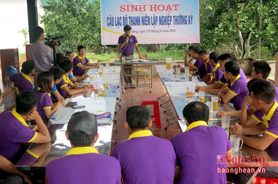 Một buổi sinh hoạt câu lạc bộ thanh niên lập nghiệp Đô Lương. 