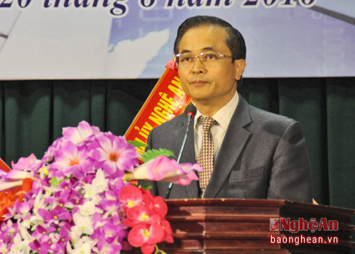  Đồng chí Lê Ngọc Hoa - Phó Chủ tịch UBND tỉnh phát biểu chúc mừng nhân Ngày truyền thống ngành Thông tin và Truyền thông.