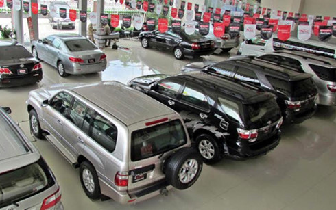  Cứ đến tháng 7 âm lịch hàng năm, thị trường ô tô Việt Nam lại bước vào thời điểm suy giảm Giá xe giảm mạnh