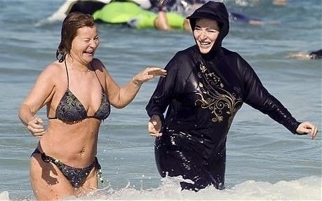 Burkini là cách gọi xuất phát từ việc ghép hai từ 