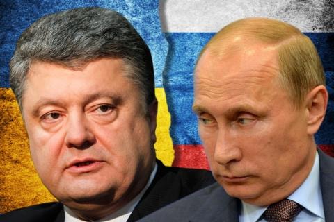 Tổng thống Nga Vladimir Putin cáo buộc Kiev âm mưu tấn công khủng bố Crimea hồi tuần rồi, nhưng Kiev bác bỏ cáo buộc này. Ngày 12/8, Mockva xem xét một cách nghiêm túc các phương án nhằm đáp trả việc tình báo Ukraine âm mưu khủng bố ở bán đảo Crimea, trong đó, khả năng quan hệ ngoại giao giữa hai nước sẽ bị cắt đứt. Trước đó, Cơ quan An ninh Liên bang Nga (FSB) thông báo về âm mưu khủng bố Crimea với sự tham gia của cơ quan tình báo thuộc Bộ Quốc phòng Ukraine. Ngày 19/8, Tổng thống Nga Putin đến thăm Crimea và ra lệnh tăng cường các biện pháp an ninh bảo vệ bán đảo này.